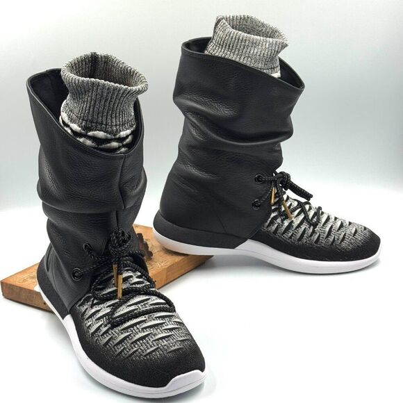 Wmns Nike Roshe 2 Flyknit Hi 'Black White' - Picture 1 of 12